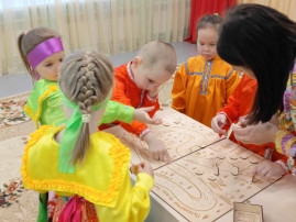 Сегодня в группе "Пчёлки" прошел праздник "День народного единства". Сегодня в группе "Пчёлки" прошел праздник "День народного единства".