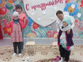 24 ноября в подготовительной группе "Солнышки" прошел праздник День матери. 24 ноября в подготовительной группе "Солнышки" прошел праздник День матери.